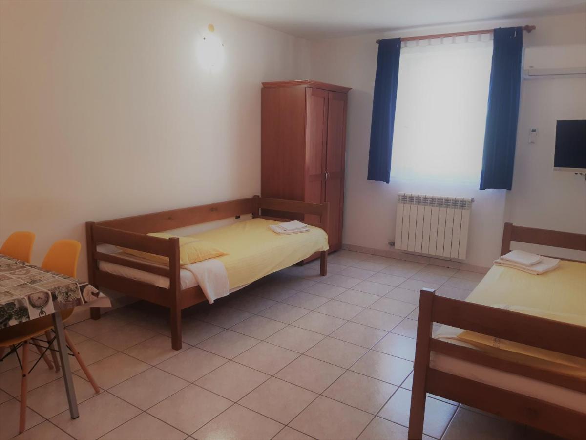 Apartments Barbara Gregovica Pula Buitenkant foto