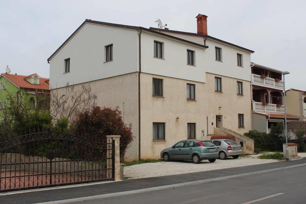 Apartments Barbara Gregovica Pula Buitenkant foto